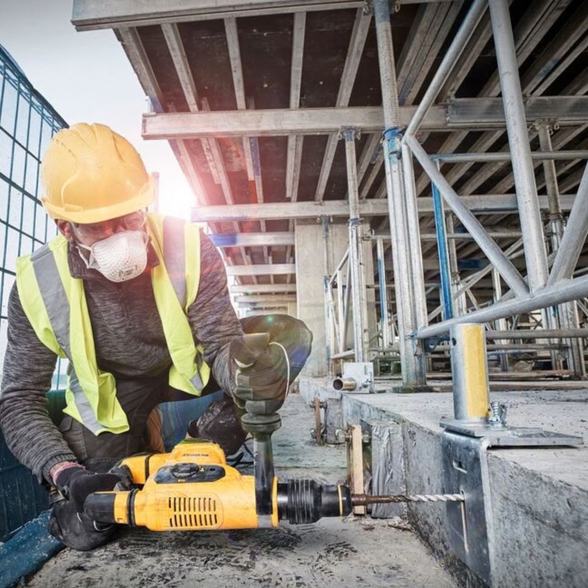 DEWALT D25810K-QS Martillo Demoledor 5kg 1050W 7,1J SDS-Max - Imagen 3