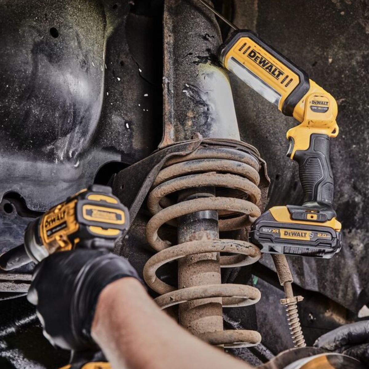 Linterna LED Dewalt DCL050 18V XR - Imagen 3