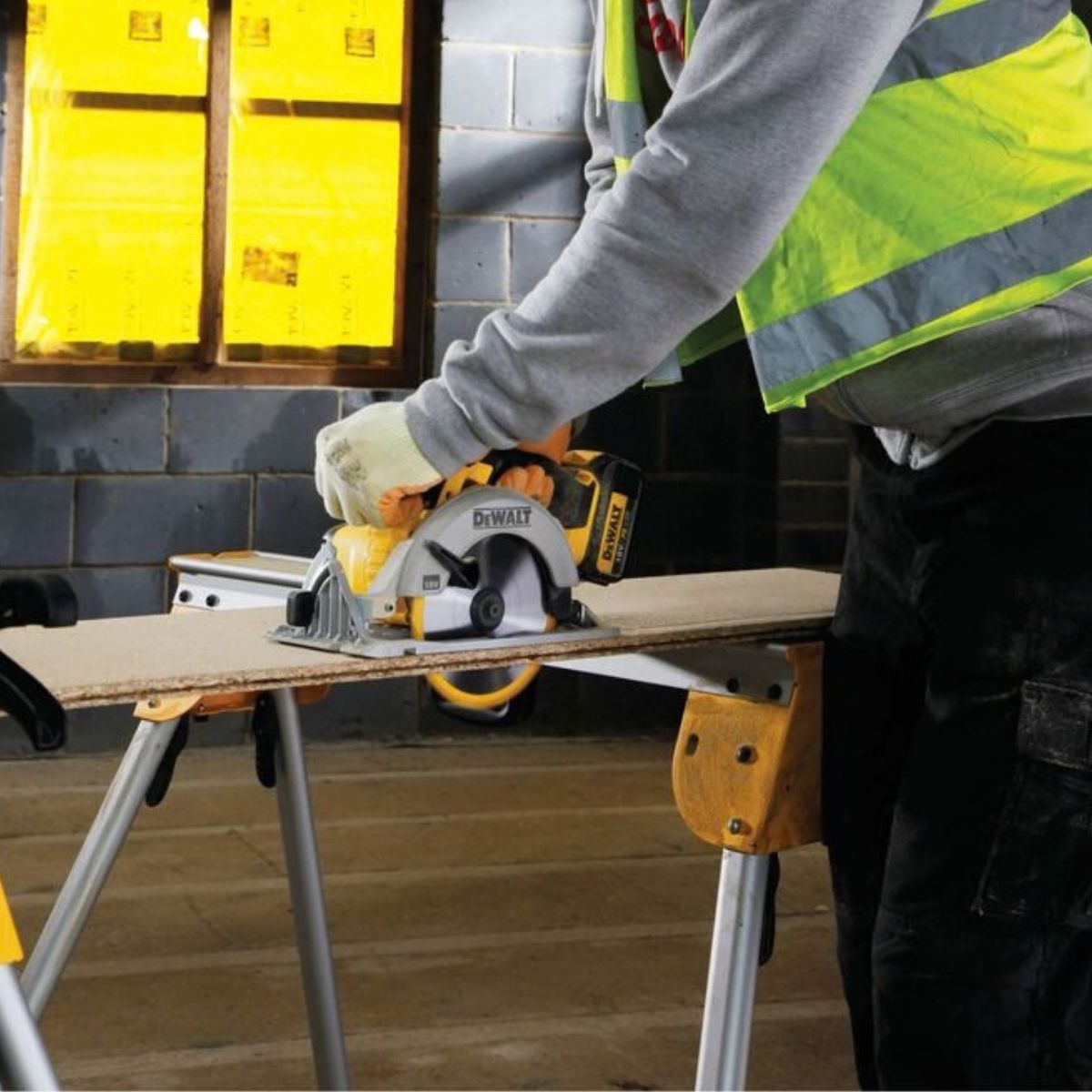 Sierra circular Dewalt DCS391N-XJ XR 18V Ø165MM solo cuerpo - Imagen 3