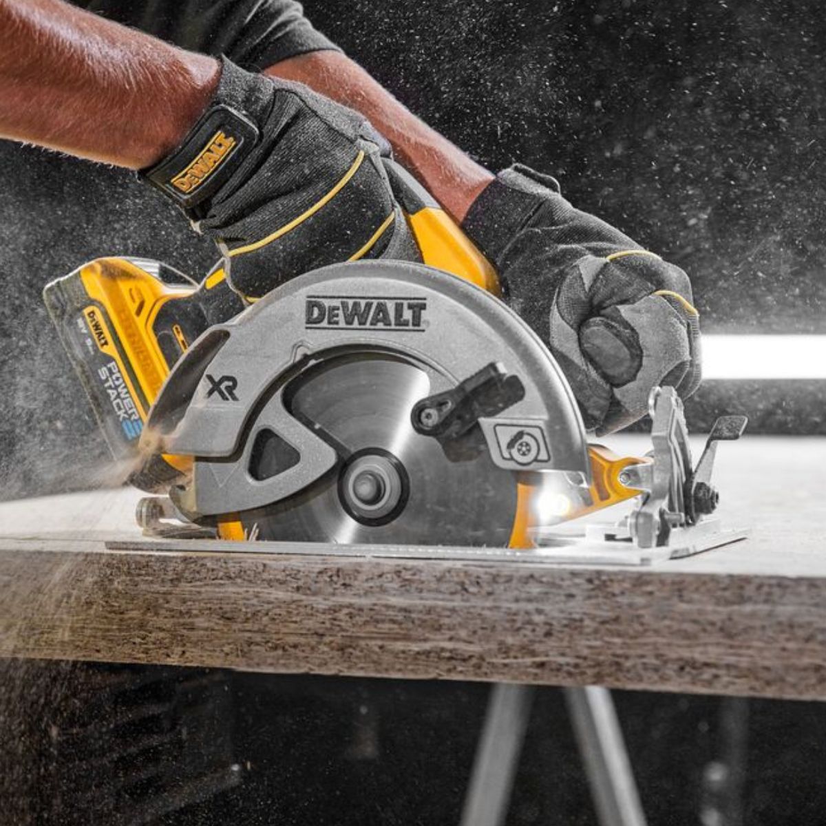Dewalt DCS570N-XJ sierra circular solo cuerpo - Imagen 4