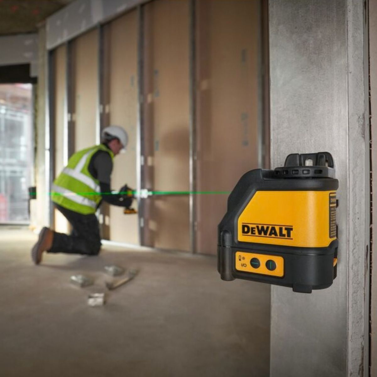 Dewalt kit herramientas para placa cartón yeso (DCF620+DCH133+DW088CG + 2 x DCB183 + 1 x DCB184 + DCB115) - Imagen 7