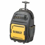 Mochila DEWALT DWST60101-1 con ruedas vista frontal, mostrando estructura reforzada y múltiples bolsillos.