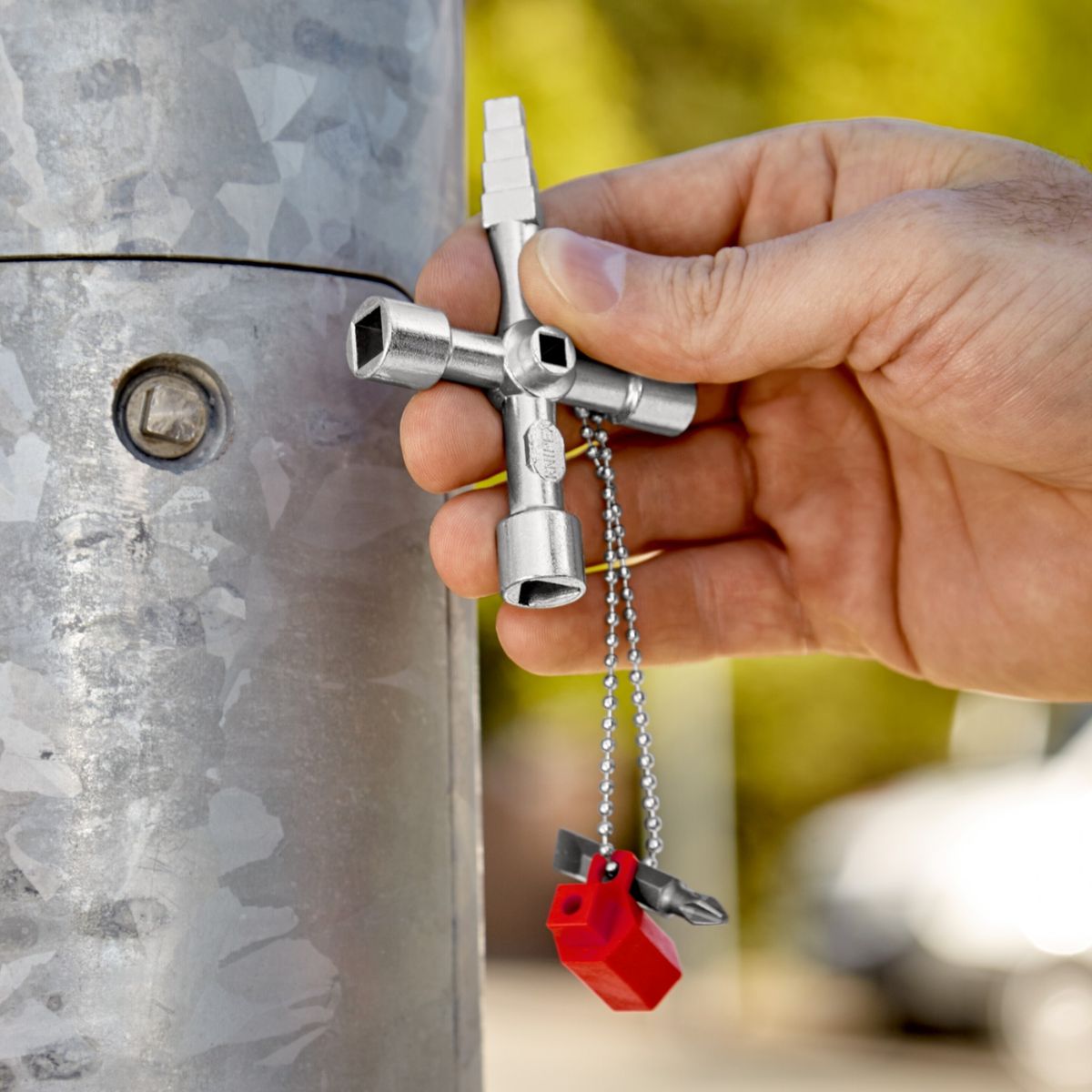 Knipex 00 11 04 con adaptador de 1/4 y cadena de seguridad