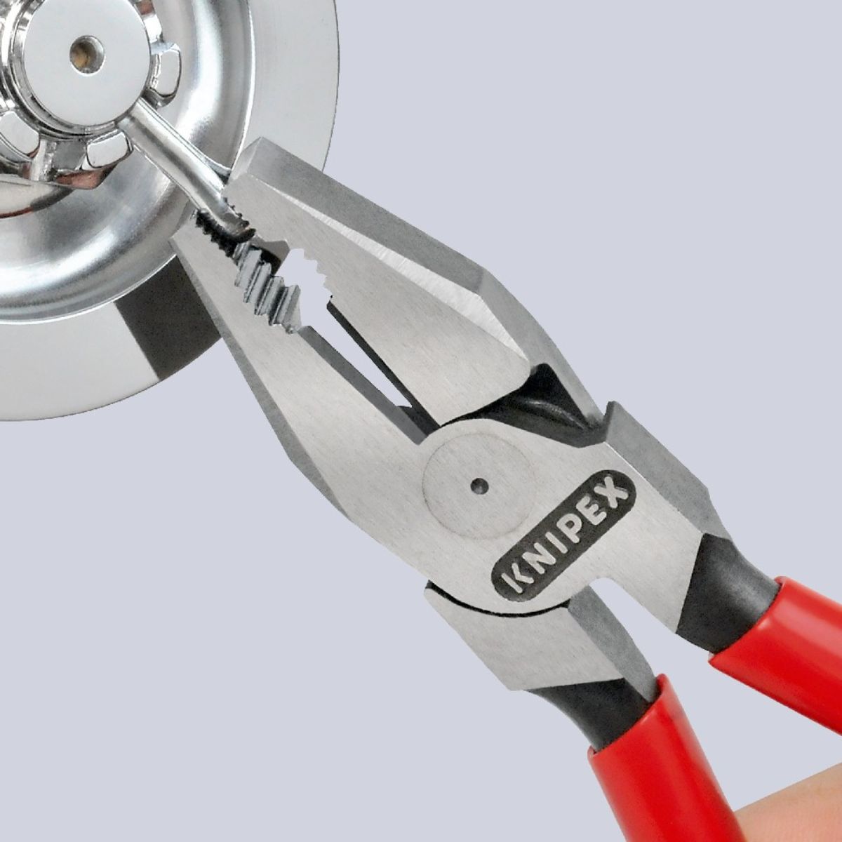 Cabeza pulida y filos de corte largos del Knipex 02 02 200