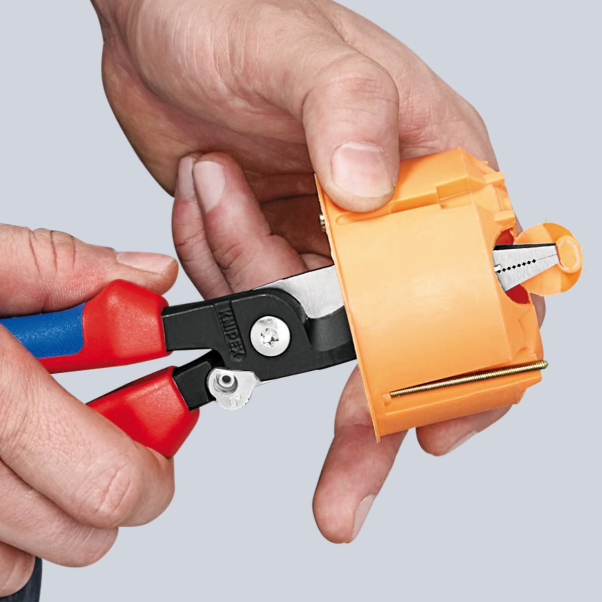 Mordaza de crimpado y cabeza esbelta del alicate Knipex 13 92 200