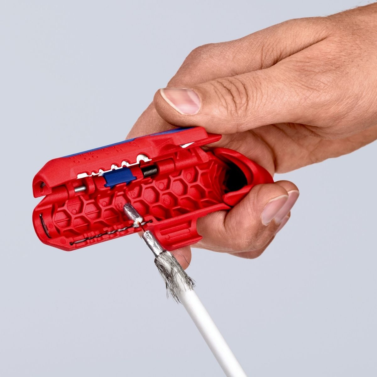 Pelacables Knipex 16 95 01 SB para cables CAT 5-7 UTP STP