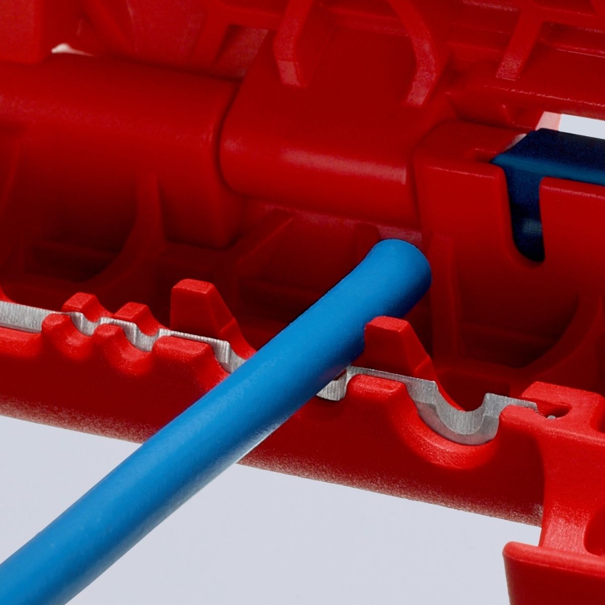 Pelacables Knipex 16 95 01 SB para cables CAT 5-7 UTP STP