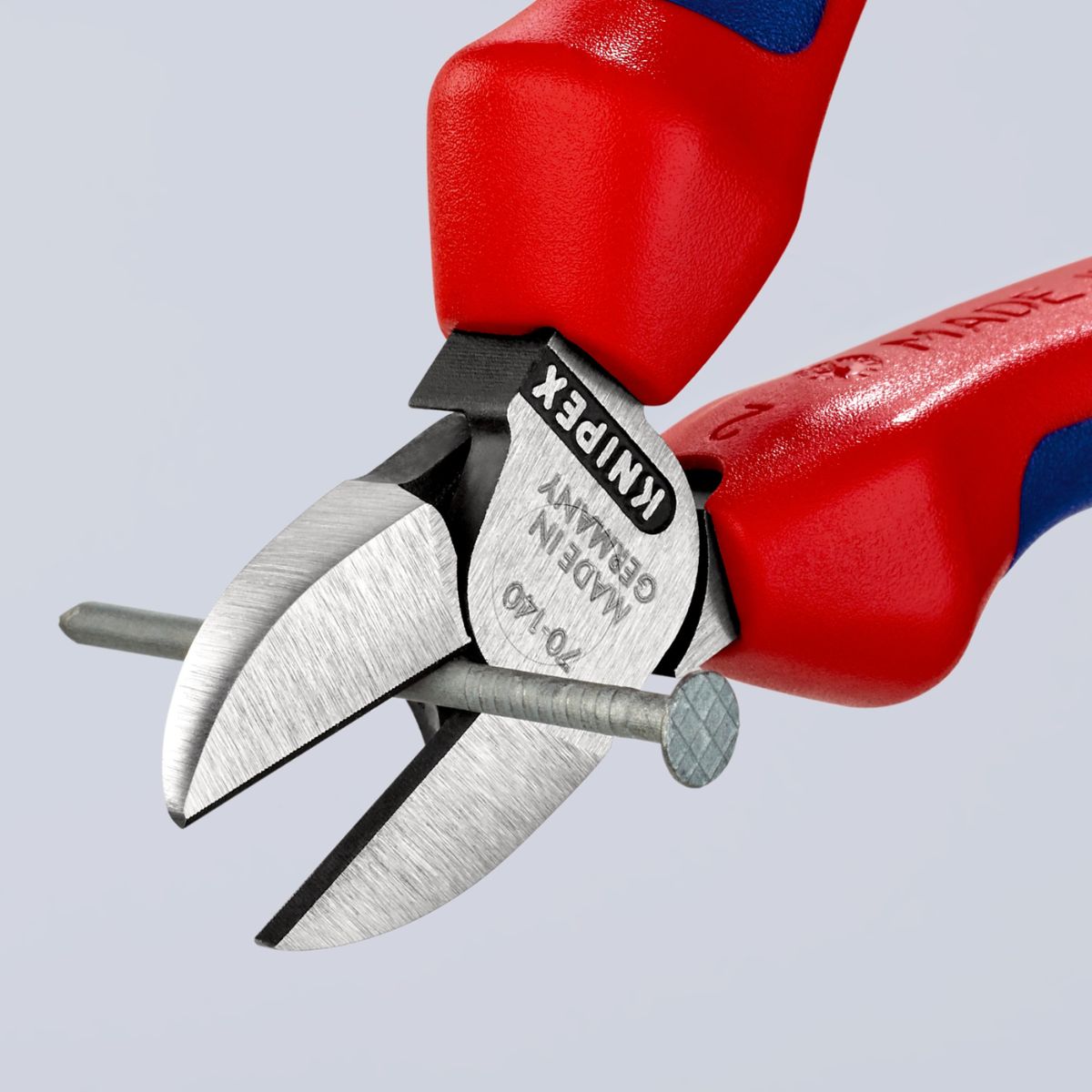 Knipex 70 02 180 con cabeza pulida y fundas multicomponentes