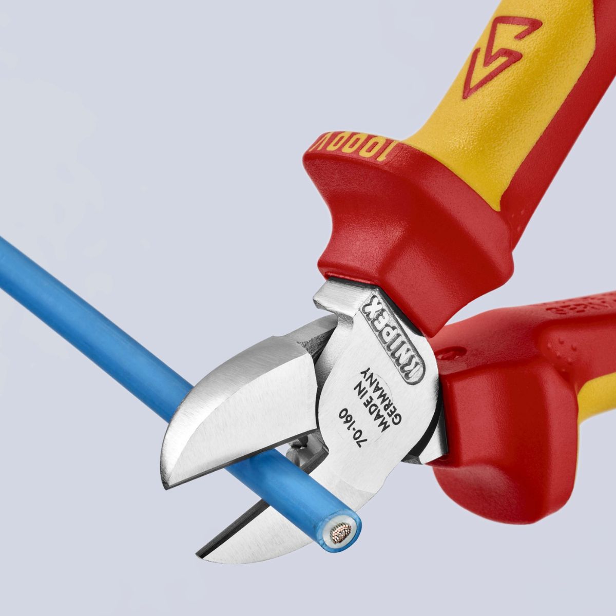 Knipex 70 06 160 con mangos multicomponentes aislados según VDE