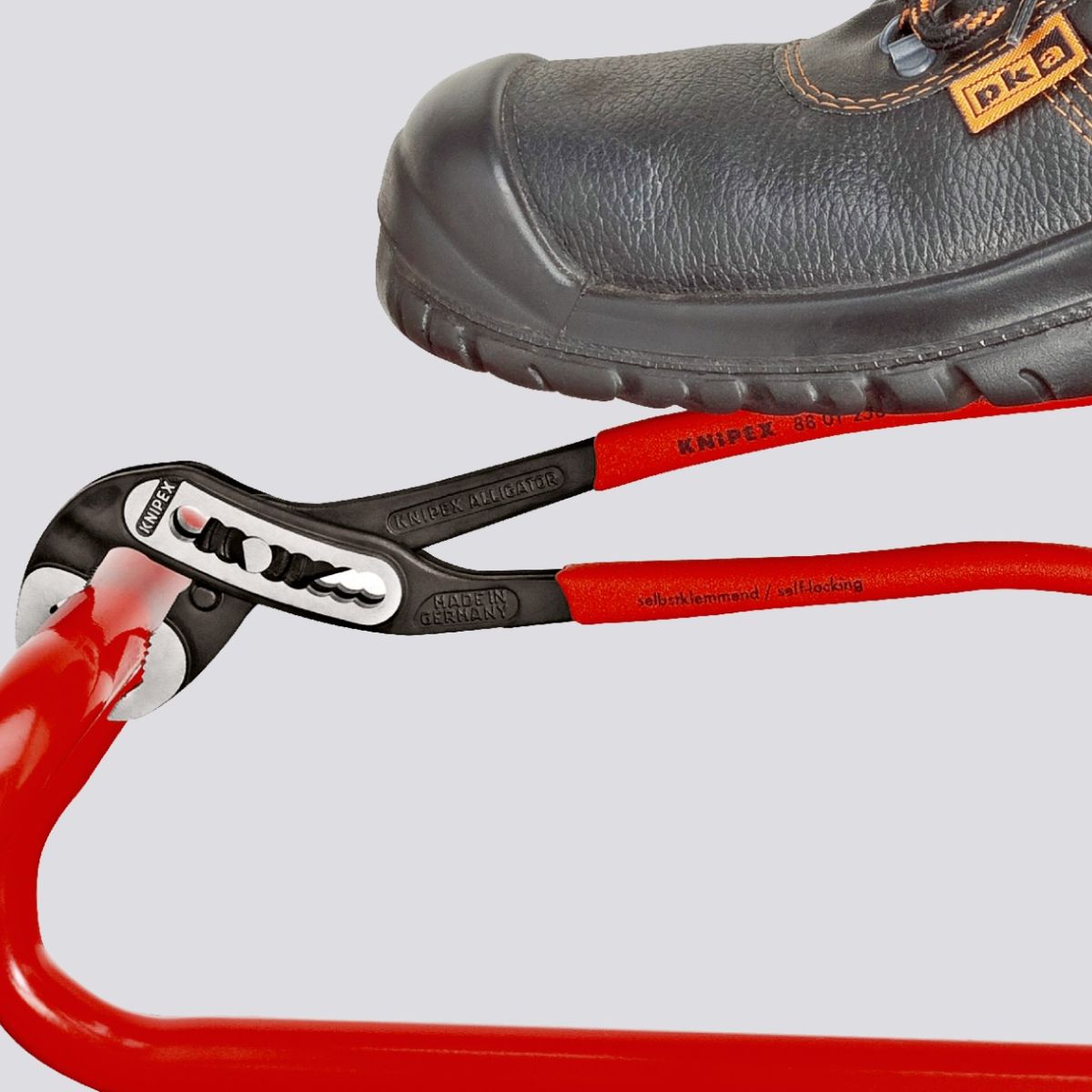 Knipex 88 01 180 con articulación machihembrada y mangos antideslizantes